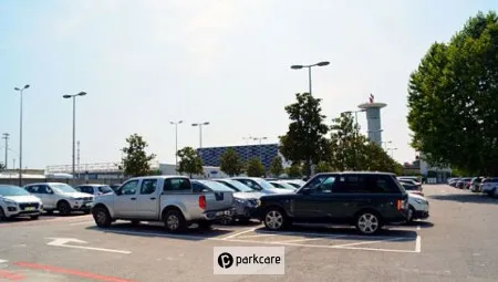 Parcheggio P4 Aeroporto Nizza foto 3